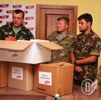 У Раді регіонального розвитку області зібрали медикаменти для військових Чернігівщини У Раді регіонального розвитку області зібрали медикаменти для військових Чернігівщини